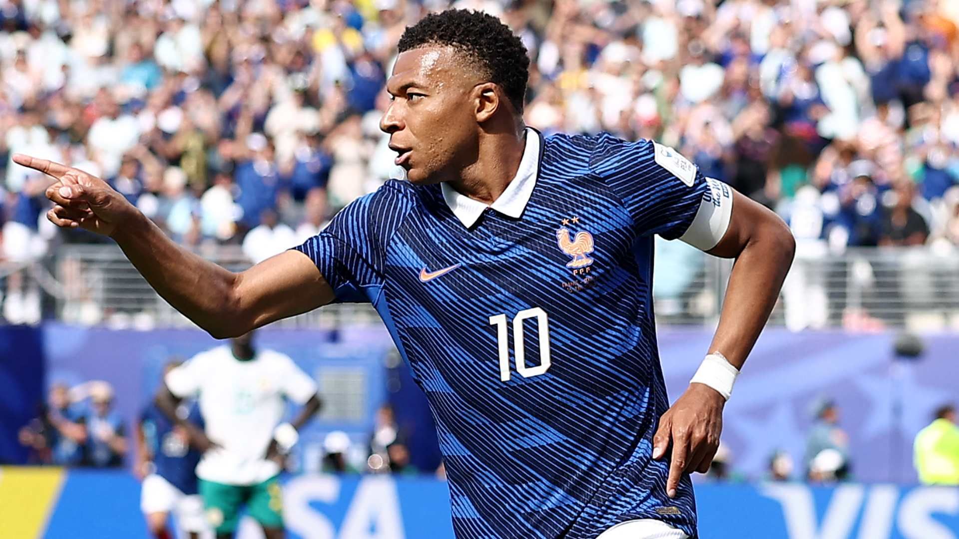 フランスがスウェーデンを下した32強戦で、キリアン・ムバッペが2得点